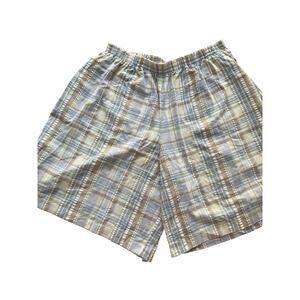 Alfred Dunner Women's Shorts Seersucker SIZE 16 ELASTIC SIDES BERMUDA